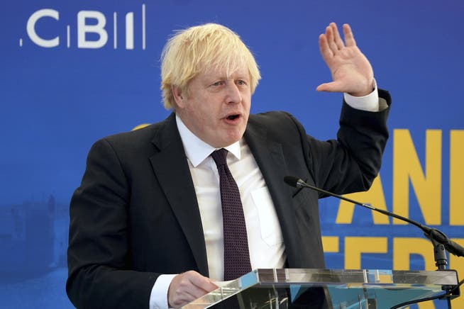 Boris Johnson sprach am Montag zu Wirtschaftsvertretern – und sorgte für Fragezeichen.