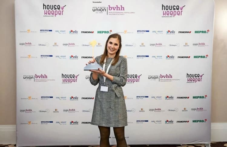Manuela Betschart hat die Auszeichnung Housekeeper des Jahres 2022 erhalten.