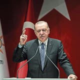 Erdogan rät zum Fleischverzicht: Mit bizarren Vorschlägen will sich die türkische Regierung aus der Krise reden