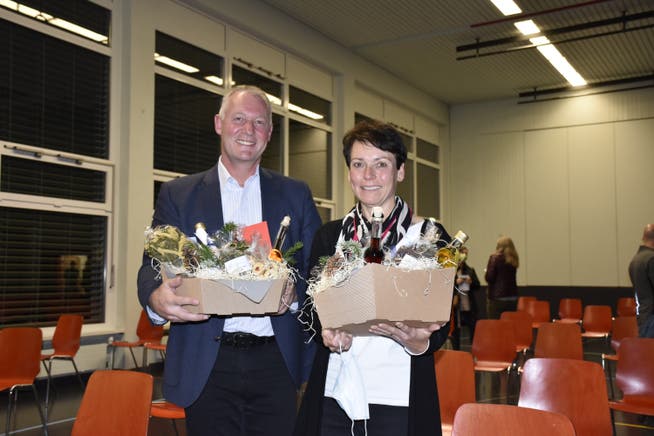 An der Gemeindeversammlung in Abtwil wurden die Gemeinderäte Roland Hodel und Priska Amhof verabschiedet.