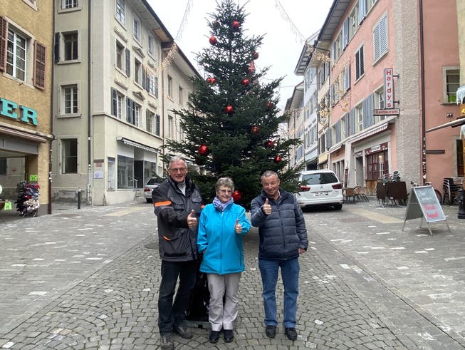 Freuen sich auf den hoffentlich stattfindenden Christchindli-Märt vom 2. bis 5. Dezember: Bernard Tardy, Sabina Glarner und Walter Friedli (von links).