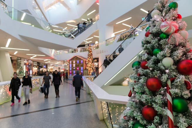 Gemäss einer Umfrage dürfte es in diesem Jahr keine neuen Konsumrekorde zu Weihnachten geben. (Symbolbild)