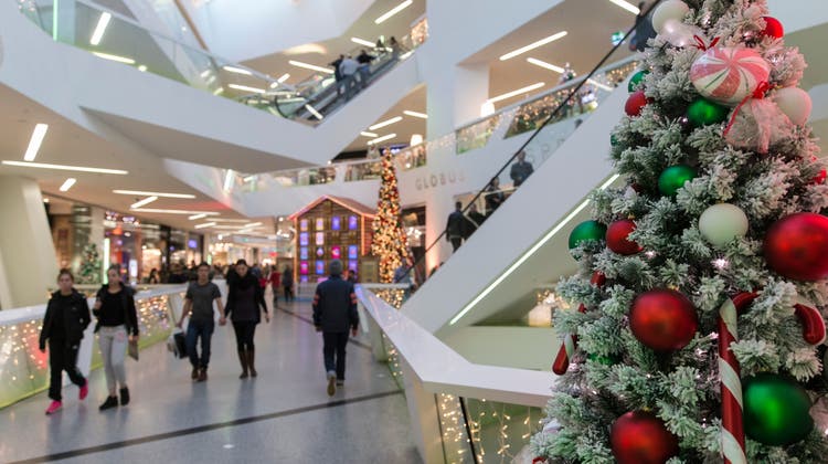 Gemäss einer Umfrage dürfte es in diesem Jahr keine neuen Konsumrekorde zu Weihnachten geben. (Symbolbild) (Keystone)