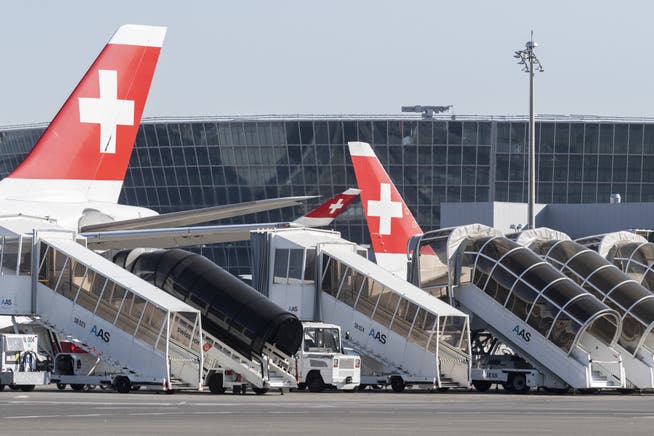 Die Passagiere eines Swiss-Flugs aus Südafrika wurden offenbar erst nachträglich aufgefordert, sich in Quarantäne zu begeben. (Symbolbild)