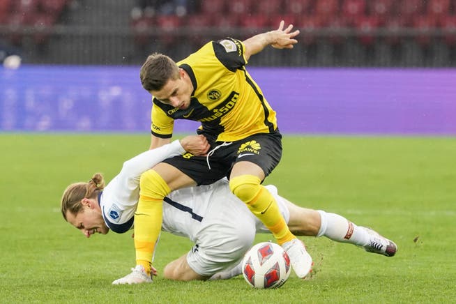 Umkämpftes Spiel: Marc Hornschuh (unten) gegen Quentin Maceiras.