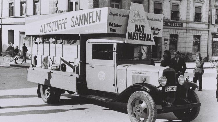 Die Lastwagen der Firma Lottner gehörten in Basel vor vielen Jahrzehnten zum Strassenbild – und das tun sie noch heute. (Zvg)