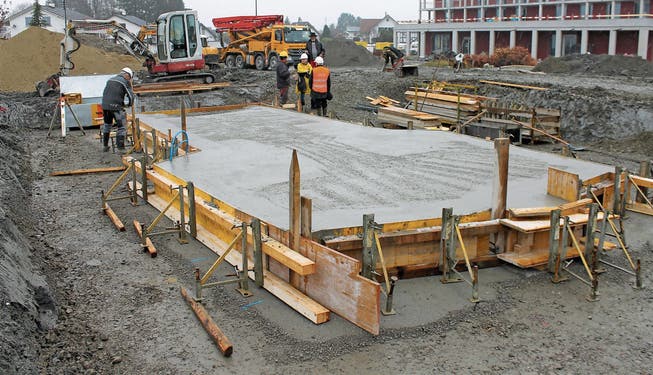 Das Fundament benötigte 25 Tonnen Beton.