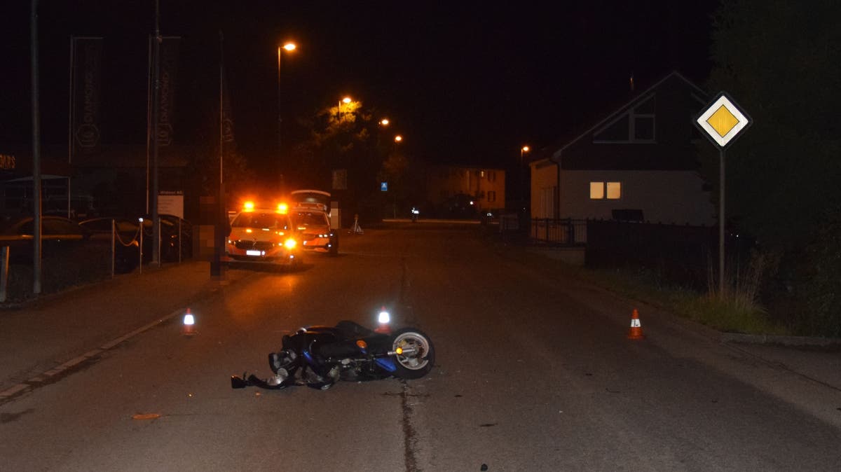 Zwei Verletzte nach Kollision von Auto und Motorrad in Neuendorf