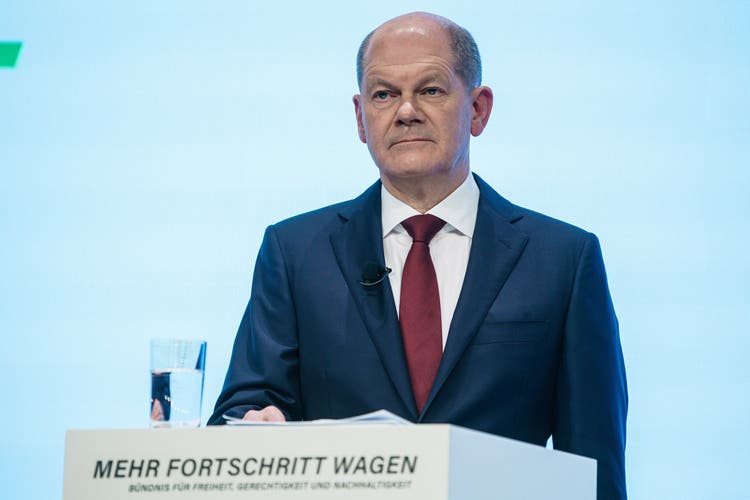 Wird nächste Woche als Kanzler vereidigt und gibt schon jetzt den Tarif im Kampf gegen Corona durch: Der designierte SPD-Kanzler Olaf Scholz.