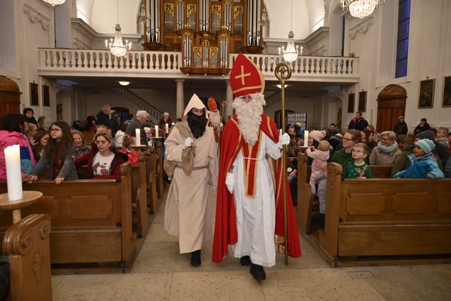 Traditionelle Aussendung der Samichläuse in der Eusebiuskirche (2019). Der Anlass findet wegen den behördlichen Corona-Massnahmen wieder nicht statt.