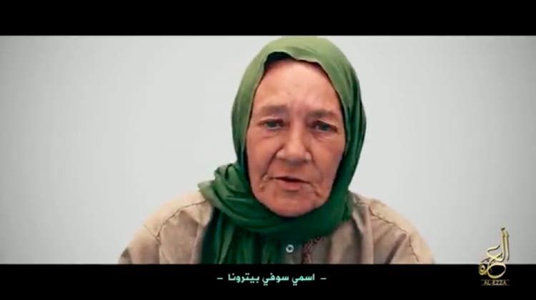 Sophie Pétronin, in einem Bild der Entführer, der Terrorgruppe "Nusrat al-Islam wal Muslimeen". (Keystone)