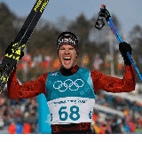 Der Schweizer Langlaeufer Dario Cologna posiert mit seinen vier olympischen Goldmedaillen von Vancouver, Sotschi und Pyeongchang. (Keystone)