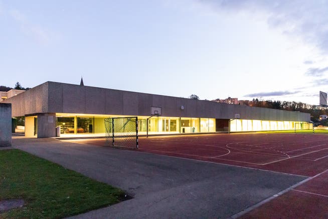 Die Gemeindeversammlung fand in der Turnhalle Brühl statt. Am Donnerstagabend wurde auch ein Kredit für die Sanierung der Schulanlagen gesprochen. 