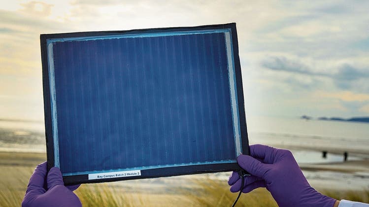 Leicht, kostet wenig und ist dennoch effizient: die Perowskit-Solarzelle. (Bild: Specific Ilc)
