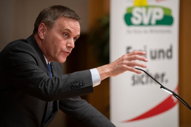 Gallati setzte sich am kantonalen SVP-Parteitag in Lupfig für ein Ja zum Covid-Gesetz ein.