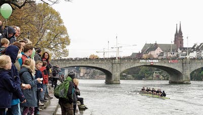 Am kommenden Samstag können die Zuschauer am Rhein vor toller Kulisse Weltklasse-Ruderer beim Wettkampf beobachten. (Archivbild: Kenneth Nars)