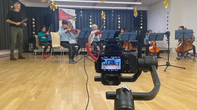 Auf Video aufgenommen und im Internet bereit gestellt: Die Musikschule Herisau – Appenzeller Hinterland präsentiert zum zweiten Mal einen Adventskalender.