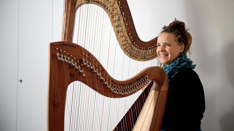 Saskia Beck arbeitete zuerst Zeichenlehrerin und begann dann, auch Harfe zu unterrichten. (Corinne Glanzmann)