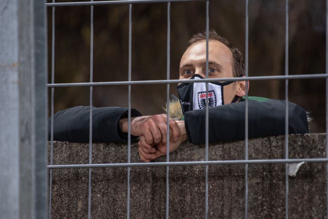 Zuschauerinnen und Zuschauer von Veranstaltungen wie beispielsweise Spiele des FC Aarau sind auch draussen zum Maskentragen verpflichtet, wenn dem Anlass mehr als 1000 Personen beiwohnen.