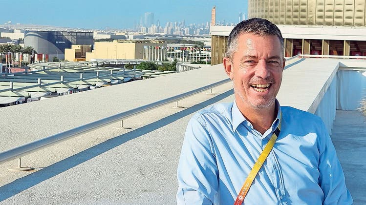 Begnadeter Marketingmann: Manuel Salchli auf dem Dach des  Schweizer Pavillons in Dubai. (Bild: Patrik Müller)