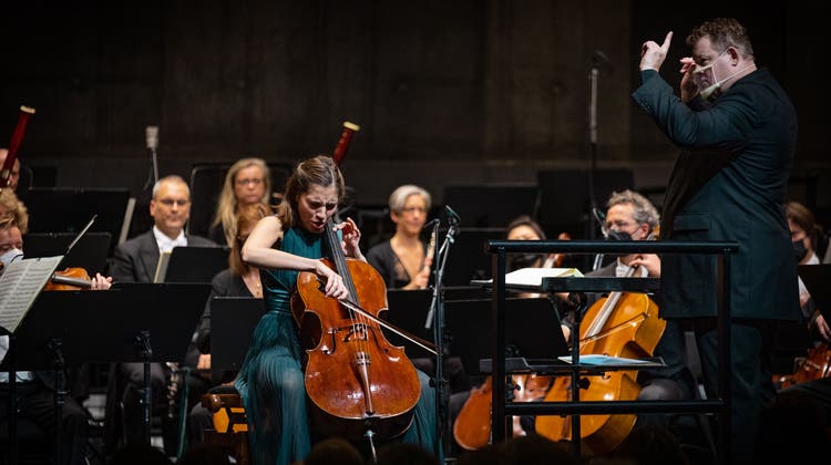 Die Aargauer Kulturinstitutionen werden erneut unterstütz. Im Bild: Ein Konzert der argovia philharmonic mit Cellistin Camille Thomas. (Argo Iseli)