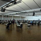 Der Gemeinderat tagt aktuell noch immer in den Messehallen in Zürich Oerlikon. (Archivbild) (Matthias Scharrer)