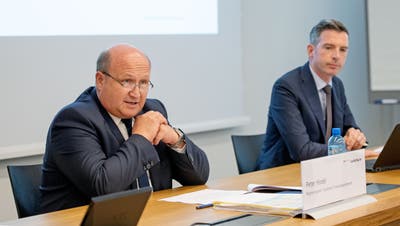 Regierungsrat Peter Hodel mit Steueramt-Chef Thomas Fischer. (Corinne Glanzmann)