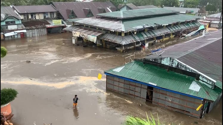 Taifun wütet auf den Philippinen: 300'000 Menschen auf der Flucht