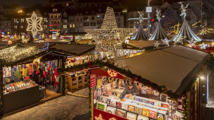 Blick auf den Basler Weihnachtsmarkt: Basel ist dank breiter Vermarktung zu einem internationalen Hotspot für Adventsreisende geworden. Darauf wird nun aufgebaut.