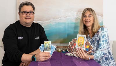 Tino Hodel und Nadja Bösch in Böschs Praxis «Sunnenweg» in Luzern. (Bild: Patrick Hürlimann (17. Dezember 2021))