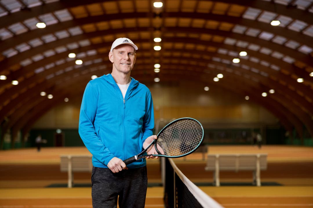 Der Tennisschläger gehört bei ihm einfach dazu: Cameron Bleach spielt Tennis, seit er zehn Jahre alt ist.