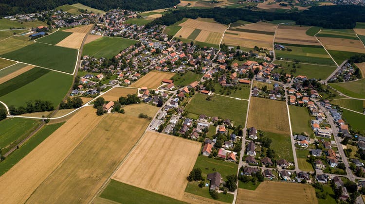 Drohnenaufnahme Drohnenbild der Gemeinde Lommiswil . (Oliver Menge / DJI Mavic Pro)