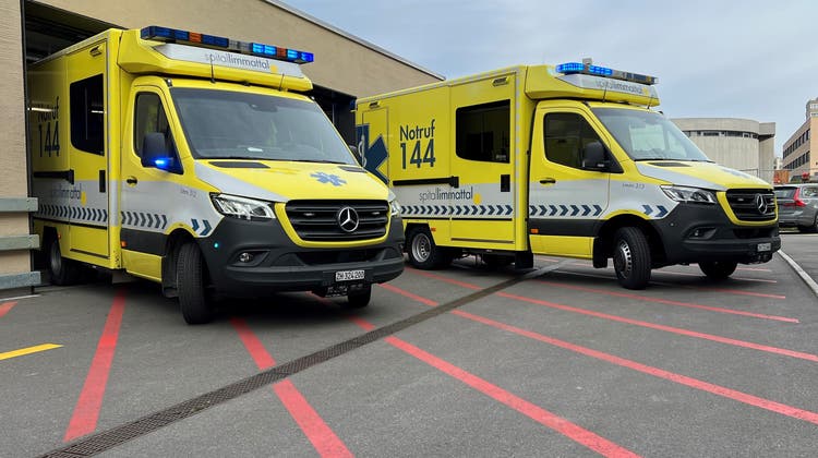 So sehen die beiden neuen Rettungswagen aus. (zvg/Spital Limmattal)