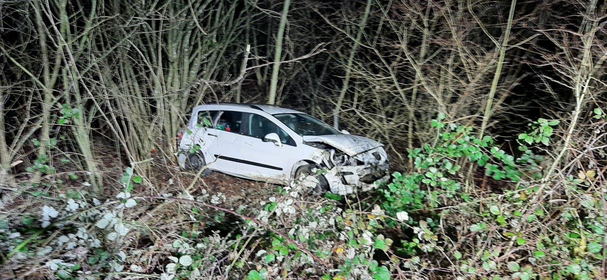 Zufikon AG, 28. Dezember: Ein 40-Jähriger verlor die Kontrolle über sein Fahrzeug und kam von der Sädelstrasse ab. 