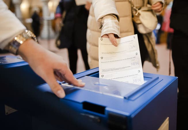 Dreizehn Mal wurden in Geltwil dieses Jahr Stimmzettel ausgezählt. (Bild: KEYSTONE)