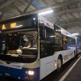 Die ÖV-Betreiberin Fart SA hat wegen Omikron zu wenig Busfahrer. Nun wird der Fahrplan ausgedünnt. (Keystone)