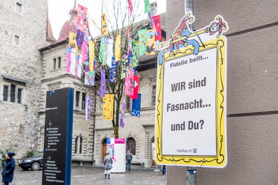 Alternative Die Fidelitas Lucernensis Stellt Einen Fasnachtlichen Plakatrundgang In Der Luzerner Altstadt Auf