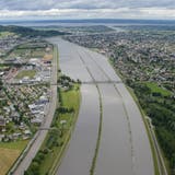 Der Rhein tritt über die Ufer, wie hier im Juli 2016 bei Diepoldsau. (Bild: PD)