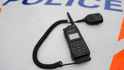 Über das Funksystem Polycom können Behörden und Einsatzorganisationen auch kommunizieren, wenn der Strom ausgefallen ist. (Keystone)