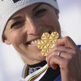 Dieses Gold bedeutet Lara Gut-Behrami viel: «Es war immer mein Traum, im Riesenslalom eine Medaille zu gewinnen.» (Christian Bruna / EPA)