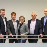 Gemeindeammann Daniel Suter (links) mit seiner Ratskollegin und seinen Ratskollegen. (Bild: zVg / «Aargauer Zeitung»)