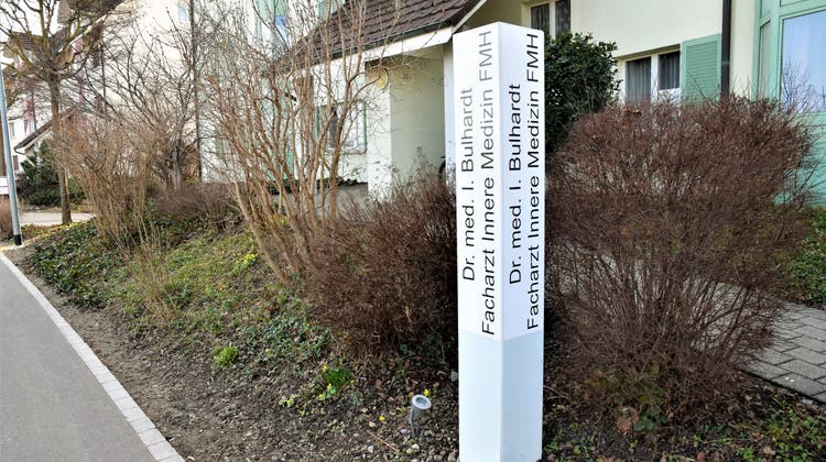 Die Hausarztpraxis von Istvan Bulhardt an der Hörnlistrasse ist derzeit die einzige in der Gemeinde Eschlikon. (Bild: Roman Scherrer)