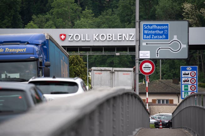 Am Grenzübergang in Koblenz kommt es regelmässig zu Stau. 