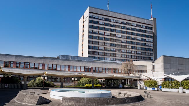 Soll zusammen mit der Hirslanden Gruppe ein neuer Operationstrakt erhalten: Das Bruderholzspital im Kanton Baselland.
