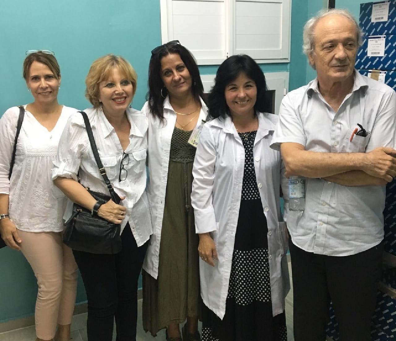 Ex-SP-Fraktionschef Franco Cavalli mit medizinischem Fachpersonal in Kuba