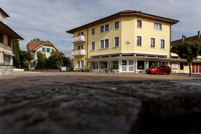 Die Gemeinde hat ein Angebot erhalten, das Gebäude im Dorfkern, in dem noch das Altersheim Pergola untergebracht ist, zu kaufen.