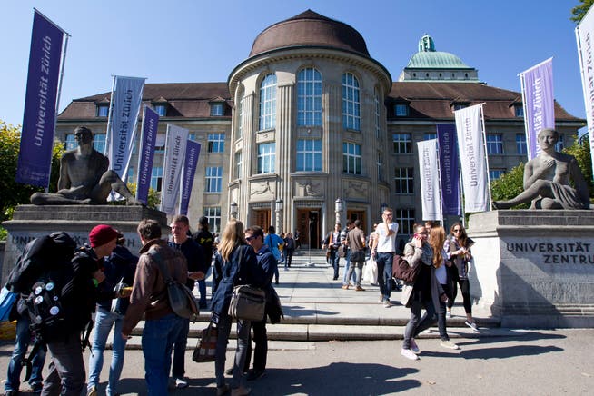 Die Universität Zürich ist mit ihren 26`065 Studenten die grösste Hochschule der Schweiz. Viele Studenten aus anderen Kantonen wollen auch nach ihrem Abschluss weiterhin in Zürich wohnen und arbeiten. 