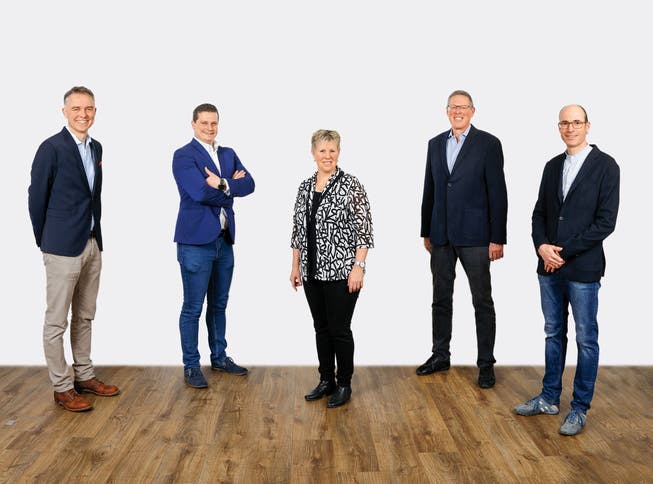 Der neue Gemeinderat von Rickenbach (von links): Fabian Aebi (FDP), der auch als Gemeindepräsident antritt, Michel Seibel (CVP), Katrin Kissling, Pius Müller (beide FDP) und Lorenz von Felten (CVP).