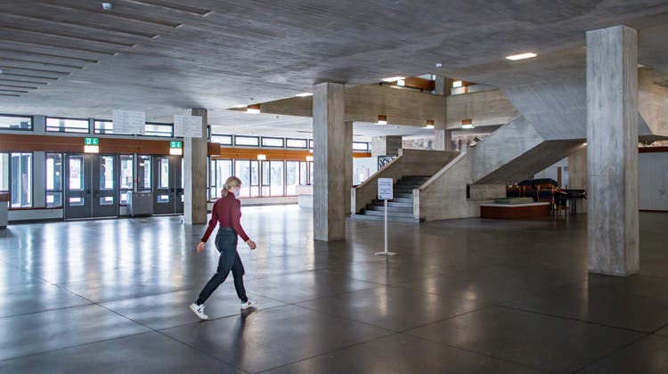 Der durchschnittliche Frauenanteil an Schweizer Hochschulen liegt bei 52 Prozent. An der HSG sind es nur 35 Prozent. (Bild: Michel Canonica)