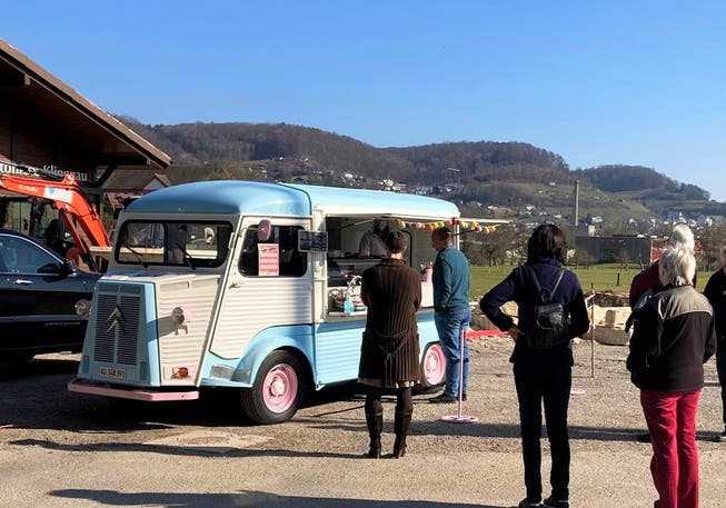 Der Food-Truck am Klingnauer Stausee ist auch bei kalten Temperaturen sehr beliebt.